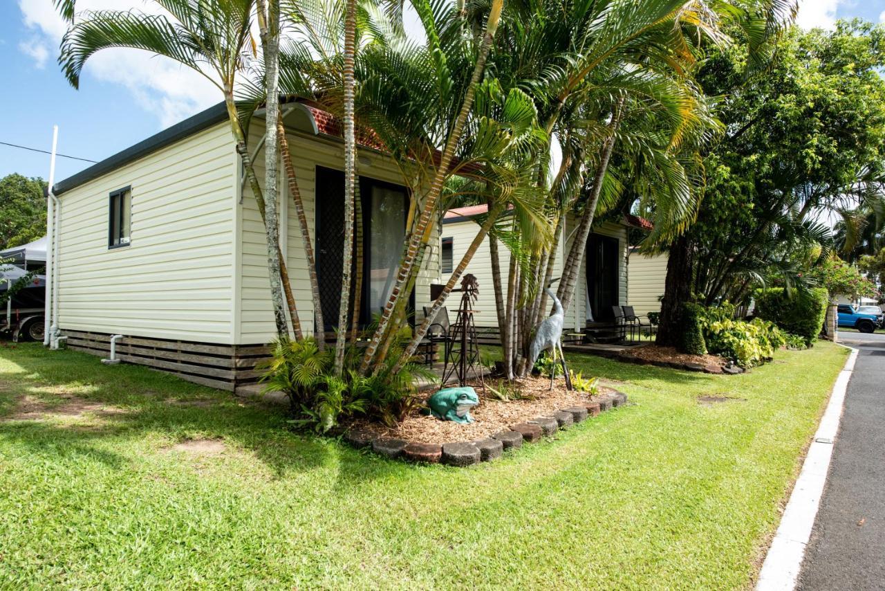 Sarina Palms Caravan And Cabins Village Экстерьер фото